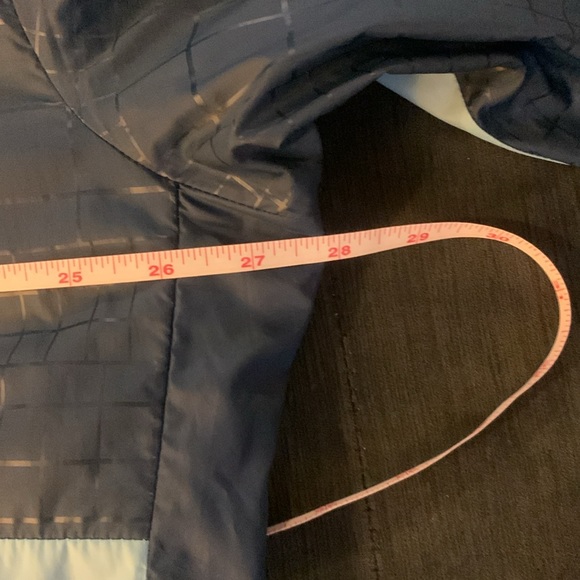 Gently used Nike windbreaker with hood - Size 2XL - Picture 9 of 12